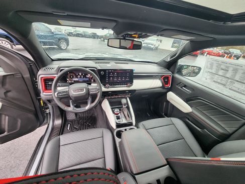 Used 2025 GMC Canyon AT4 w/ AT4X Package image 12