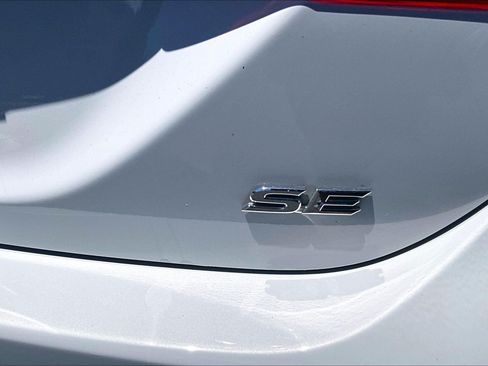 Used 2024 Toyota Camry SE FWD image 8