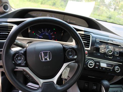 Used 2013 Honda Civic Hybrid Sedan image 24