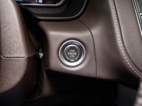 Used 2022 GMC Yukon SLT w/ SLT Luxury Package image 29