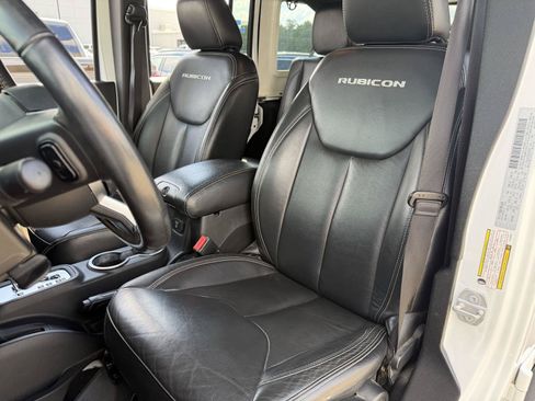 Used 2017 Jeep Wrangler Unlimited Rubicon AWD/4WD image 17
