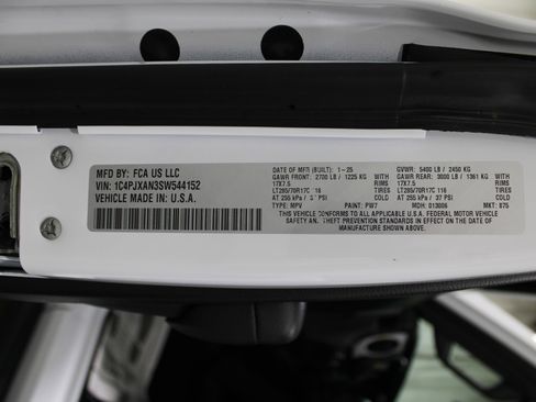 Used 2025 Jeep Wrangler Sport image 40