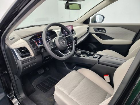 Used 2023 Nissan Rogue SV AWD/4WD image 39