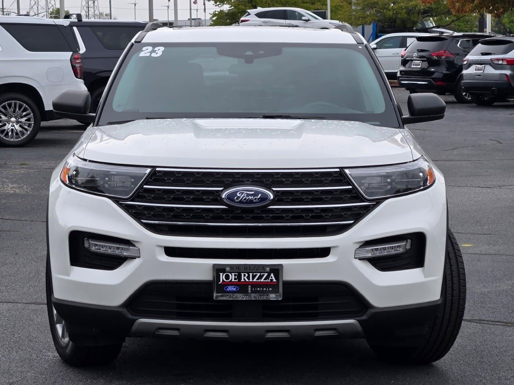 Used 2023 Ford Explorer XLT w/ Equipment Group 202A AWD/4WD image 2