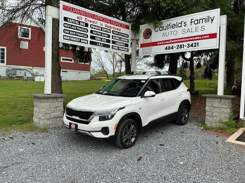 Used 2023 Kia Seltos S AWD/4WD image 1