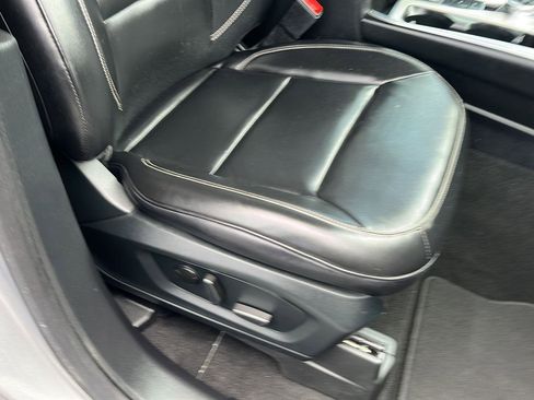 Used 2021 Ford Explorer XLT w/ Equipment Group 202A AWD/4WD image 33