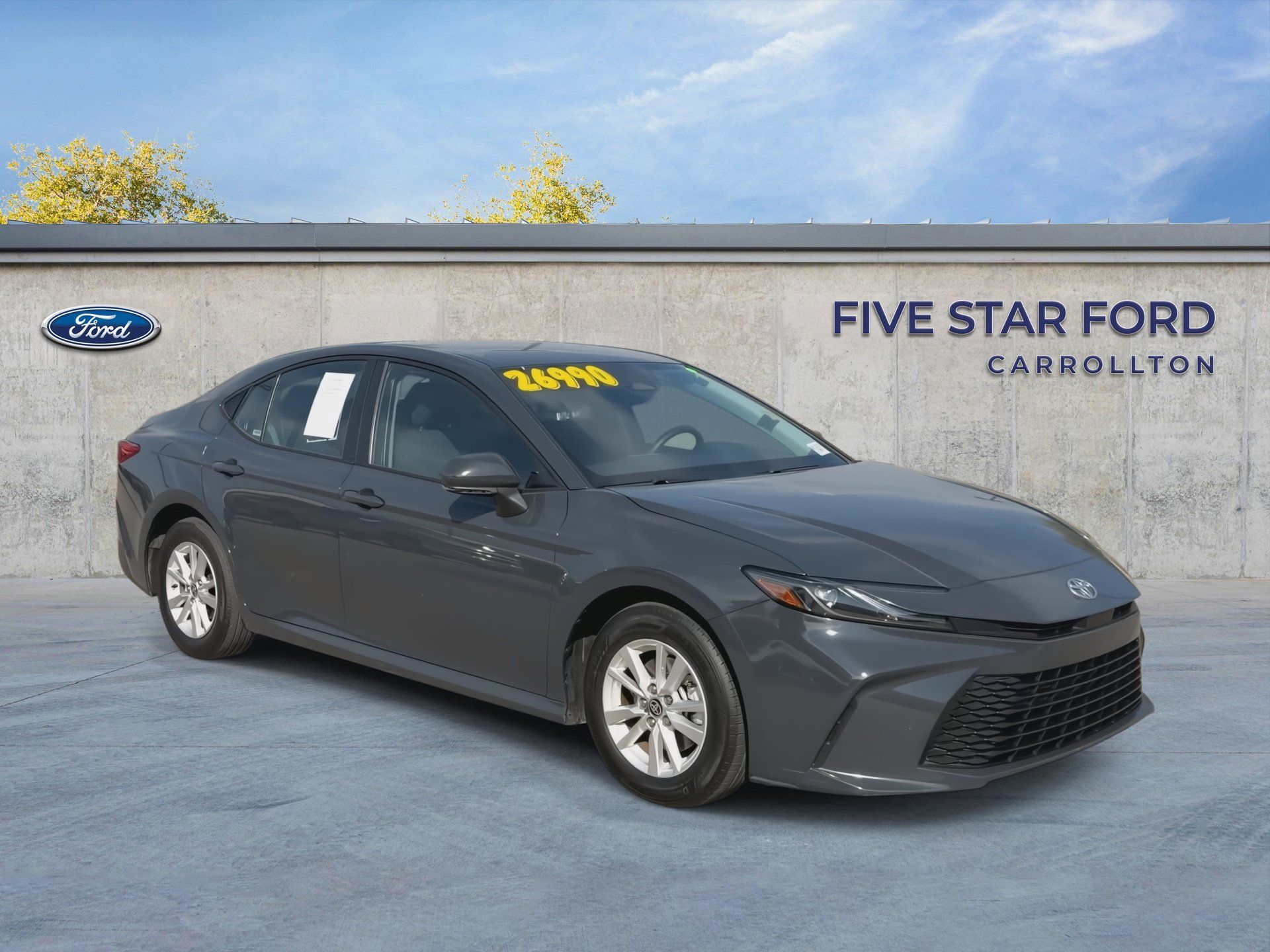 Used 2025 Toyota Camry LE FWD image 2