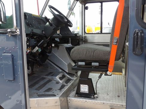 Used 2019 Ford E-450 and Econoline 450 Super Duty image 14