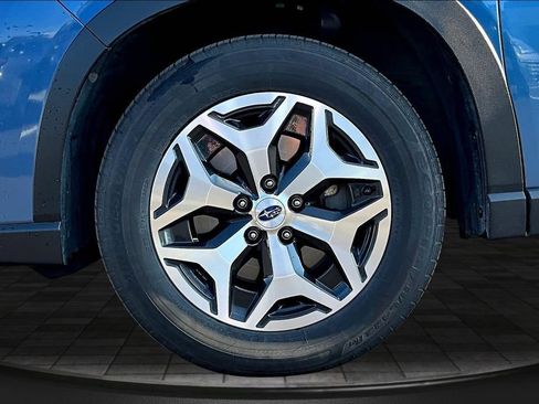 Used 2024 Subaru Forester Premium AWD/4WD image 27