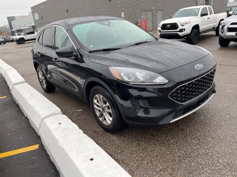 Certified 2022 Ford Escape SE image 19