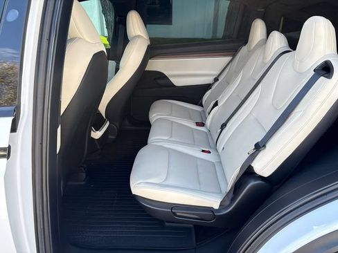 Used 2024 Tesla Model X AWD/4WD image 10