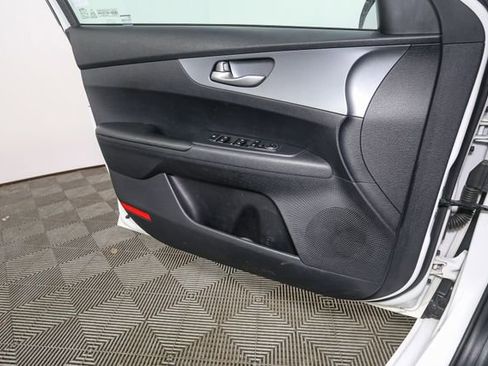 Used 2020 Kia Forte LXS FWD image 31