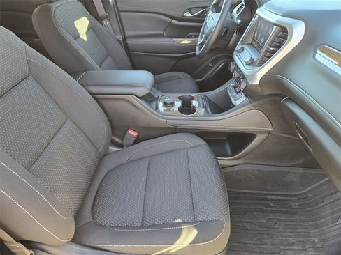 Used 2023 GMC Acadia SLE w/ Driver Convenience Package image 9