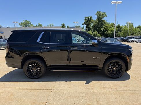 Used 2026 Chevrolet Tahoe Premier w/ Sun And Tow Package AWD/4WD image 3