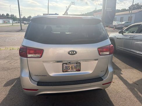 Used 2016 Kia Sedona EX FWD image 8