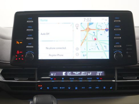 Used 2023 Toyota Sienna Platinum image 19