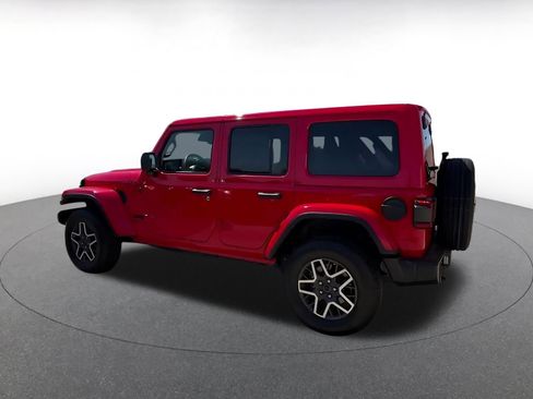 Used 2025 Jeep Wrangler Unlimited Sahara AWD/4WD image 8
