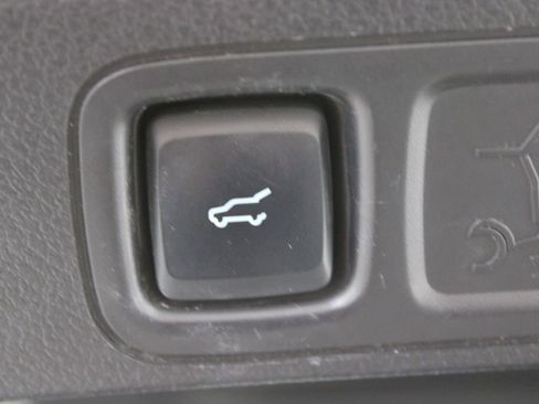 Used 2018 Ford Expedition XLT w/ Equipment Group 202A image 17