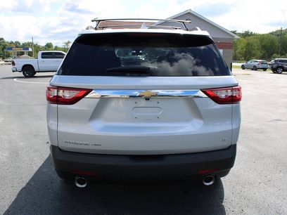 Used 2021 Chevrolet Traverse LT