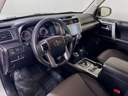 Certified 2022 Toyota 4Runner SR5 Premium AWD/4WD image 9