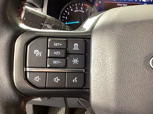 Used 2022 Ford Expedition Limited image 25