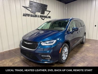 Used 2021 Chrysler Pacifica Touring-L w/ Uconnect Theater Family Group
