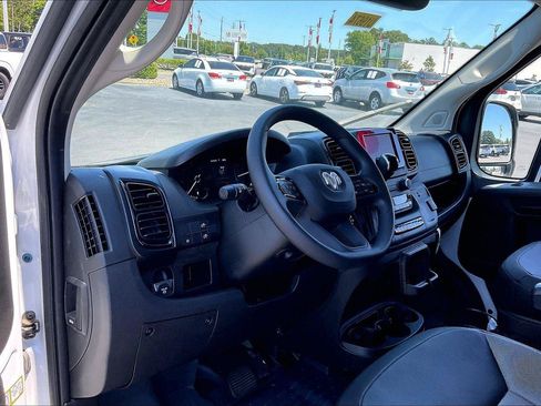Used 2025 RAM ProMaster 2500 w/ Convenience Group FWD image 16