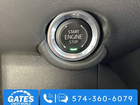 Used 2025 Chevrolet Suburban Z71 AWD/4WD image 23
