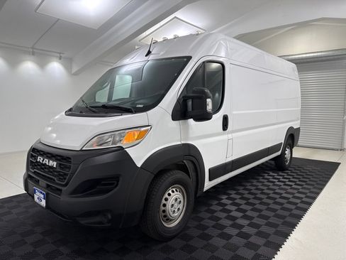 Used 2023 RAM ProMaster 2500 FWD image 3
