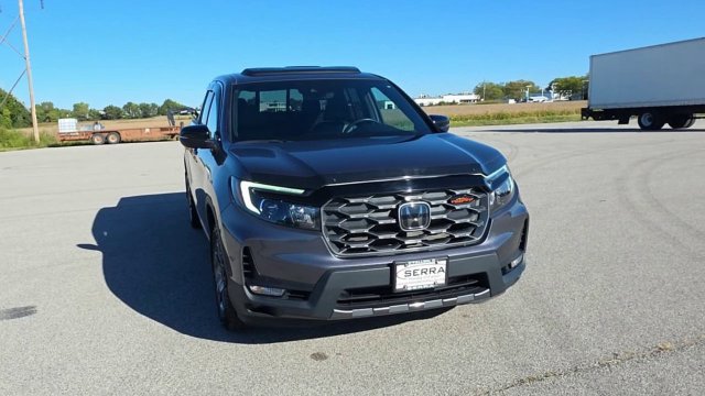 Used 2025 Honda Ridgeline TrailSport image 2
