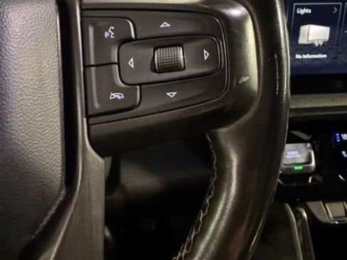 Used 2024 GMC Sierra 2500 AT4 w/ Technology Package AWD/4WD image 16