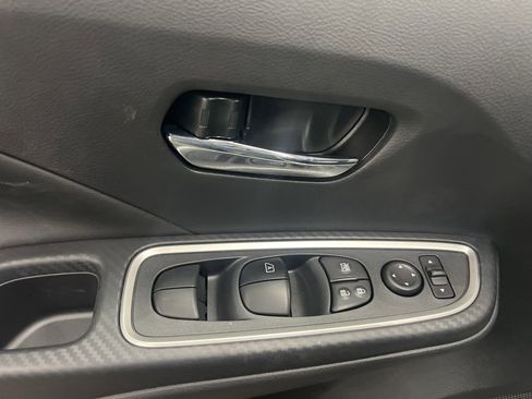 New 2025 Nissan Versa SR image 23