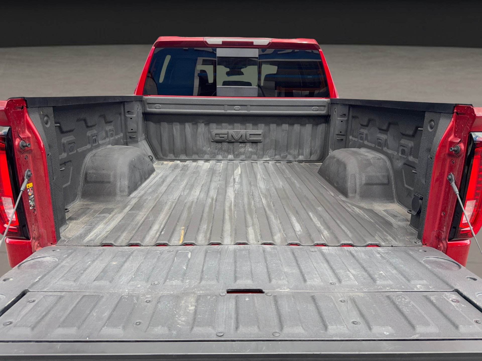 Used 2026 GMC Sierra 1500 SLT w/ SLT Premium Package AWD/4WD image 34