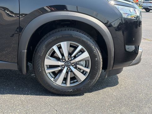 Used 2023 Nissan Pathfinder SL AWD/4WD image 15