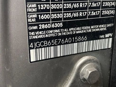 Used 2006 Mercedes-Benz R 350 4MATIC image 28