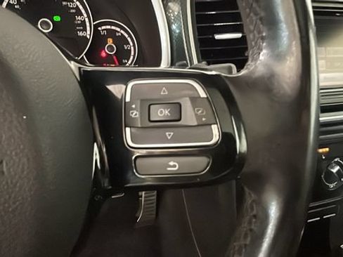 Used 2013 Volkswagen Beetle Turbo FWD image 16