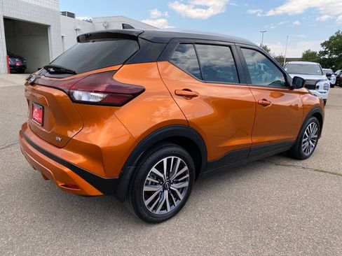 Used 2024 Nissan Kicks SV FWD image 5