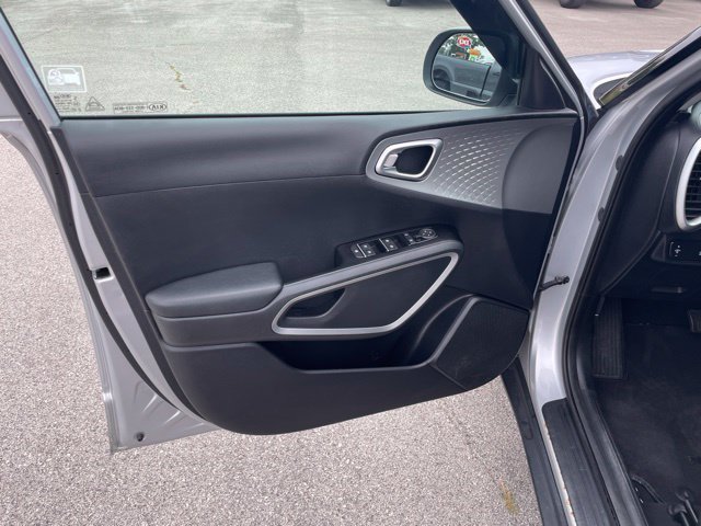 Used 2020 Kia Soul LX FWD image 18