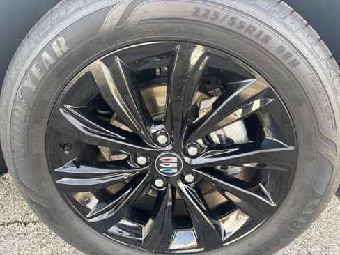 Used 2025 Buick Envista Sport Touring image 28