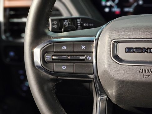 Used 2025 GMC Yukon Denali w/ Sun & Power Step Package image 28