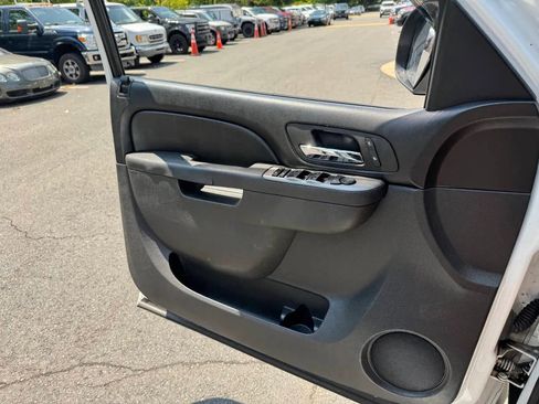 Used 2013 Chevrolet Tahoe LT w/ Suspension Package, Off-Road image 32