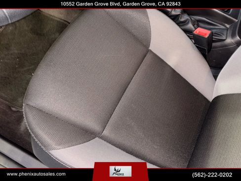 Used 2014 Ford Focus SE image 16