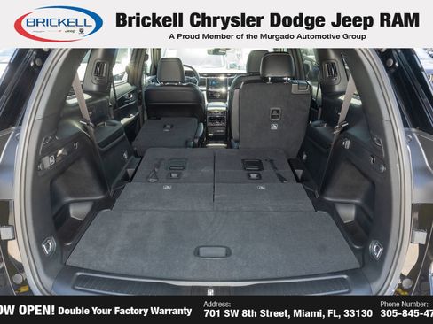 Used 2025 Jeep Grand Cherokee L Altitude AWD/4WD image 10