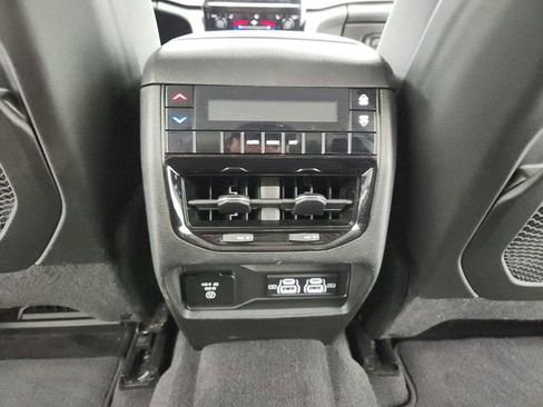 Used 2021 Jeep Grand Cherokee L Laredo w/ Luxury Tech Group I AWD/4WD image 34