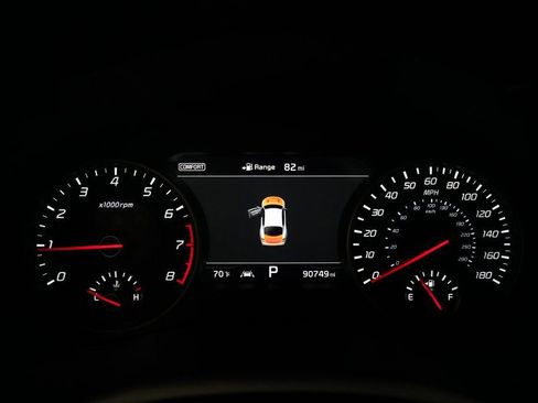 Used 2018 Kia Stinger GT2 image 2