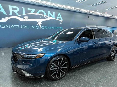 Used 2025 Honda Accord Touring image 1