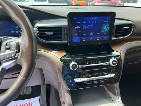 Used 2021 Ford Explorer King Ranch AWD/4WD image 9