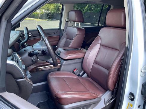 Used 2018 Chevrolet Suburban Premier AWD/4WD image 23