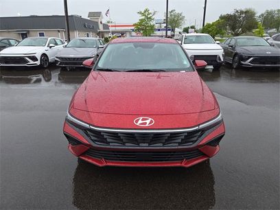 New 2025 Hyundai Elantra SEL