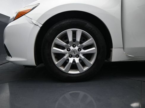 Used 2017 Nissan Altima 2.5 S w/ Power Driver Seat Package FWD image 25
